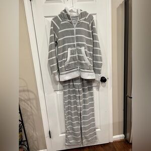 Cozy Gray Striped women loungewear size M. Like new